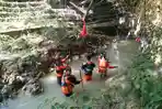 tim-sar-gabungan-evakuasi-korban-tenggelam-di-sungai-blora.jpg