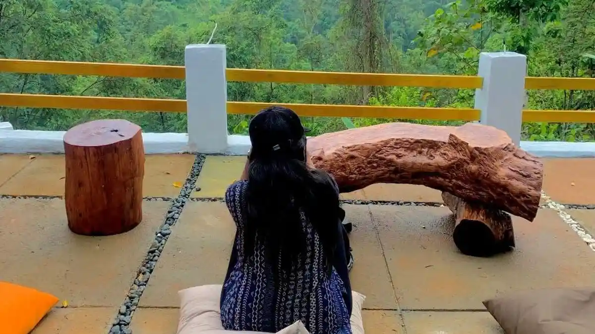 Menatap Asrinya Alam Berkabut di Tempat Wisata Puncak Nirwana Lampung