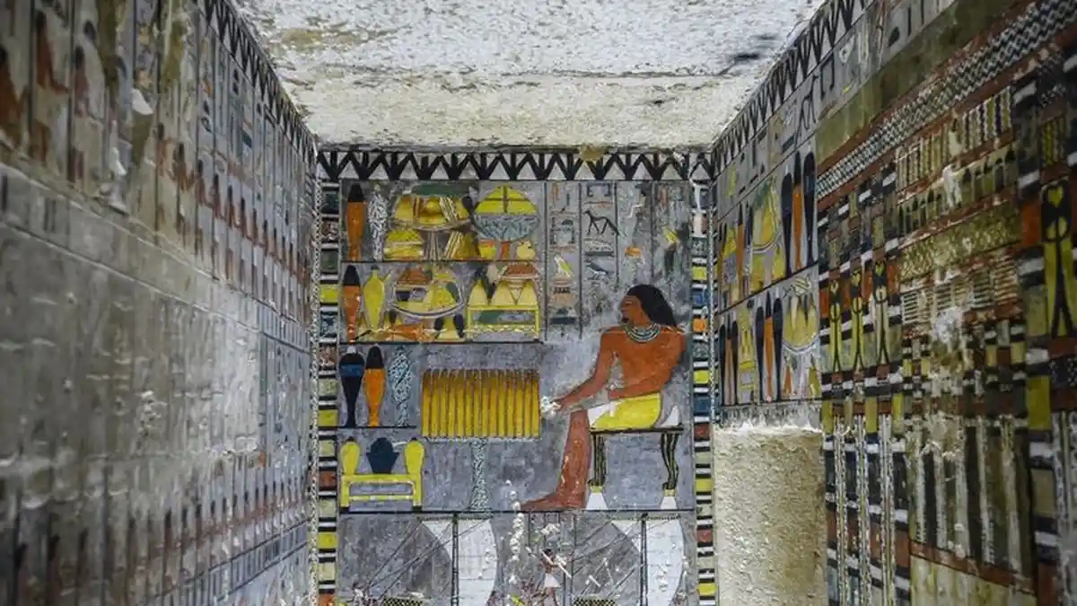 Makam Kuno 4.300 Tahun Penuh Lukisan Warna-warni Ditemukan di Mesir