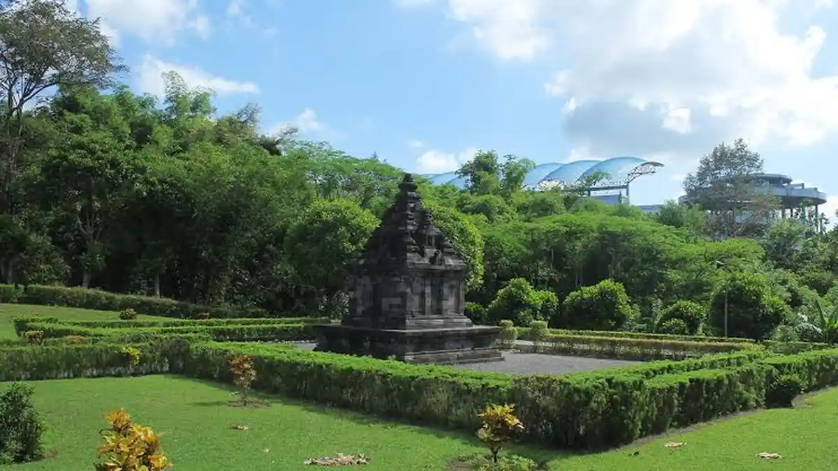 Singgah di Candi Gebang, Candi yang Belum Terungkap Sejarahnya