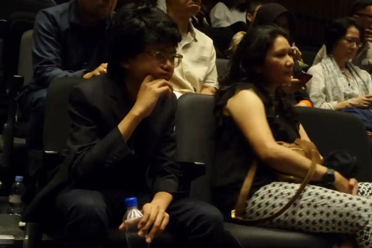 Penampilan Drummer Jeff 