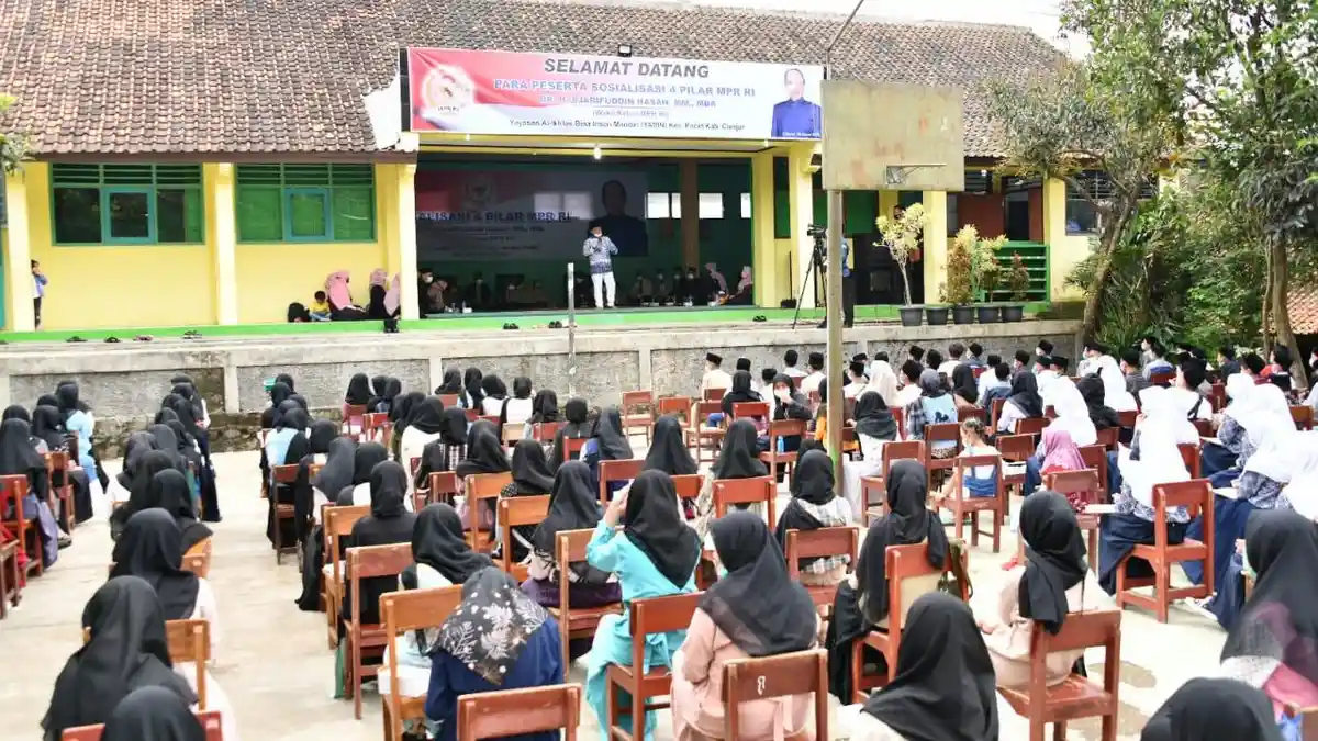 Sosialisasi Empat Pilar MPR, Syarief Hasan Gunakan Metode Interaktif dengan Siswa