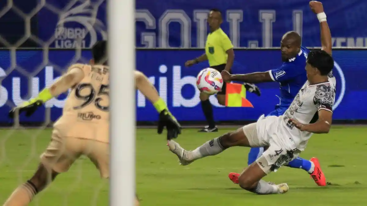 Baru Dilepas Persib Bandung, Gervane Kastaneer Langsung Cetak Hattrick Bersama Timnas Curacao