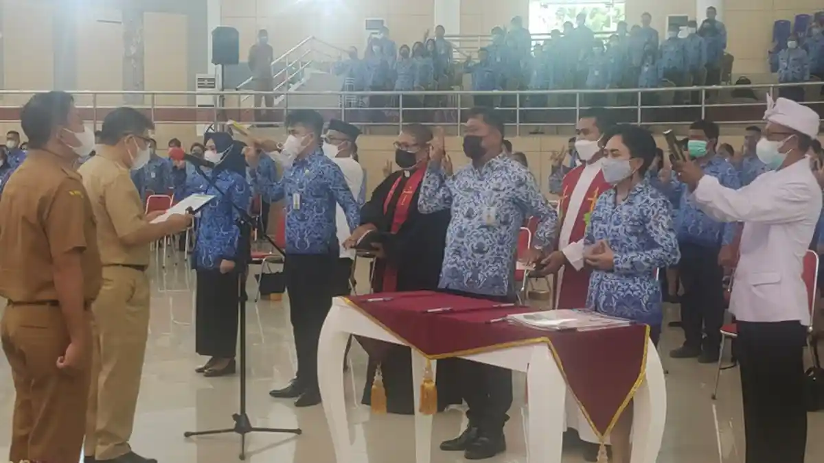 PNS Pemprov Sulut Ucap Sumpah Janji Taat Pancasila dan Setia NKRI
