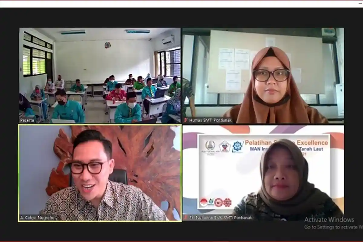 Role Model Service Excellent, SMK SMTI Pontianak Berbagi Wawasan pada MAN Insan Cendekia