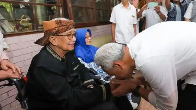 Profil Solihin G.P., Mantan Gubernur Jabar yang Meninggal, Bagian TPD Ganjar-Mahfud Jabar