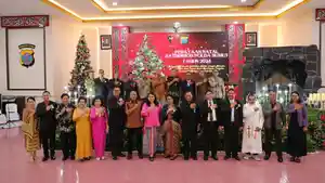 Brimob-Polda-Sumut-Ny-Rini-Rantau-menghadiri-perayaan-Natal-Satuan-Brimob-Polda-Sumut.jpg