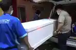 Proses-penyerahan-jenazah-Brigadir-RA-di-RS-Polri-Kramat-Jati-Jakarta-Timur-Sabtu-2742024.jpg