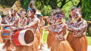 20231031_Grup-Suling-Tambur-dalam-festival-Pesona-Raja-Ampat.jpg