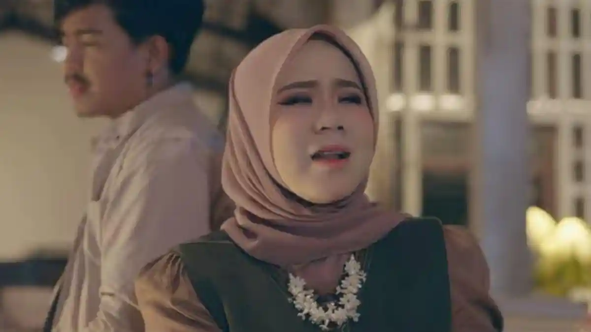 Lirik Lagu Buruak Parangai Dinyanyikan Oleh Rayola Feat Pinki Prananda