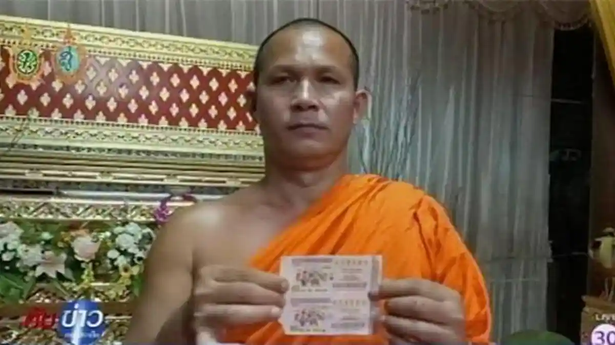 Bikin Heboh, Biksu Ini Ternyata Menangi Hadiah Lotere Rp 2,3 Miliar