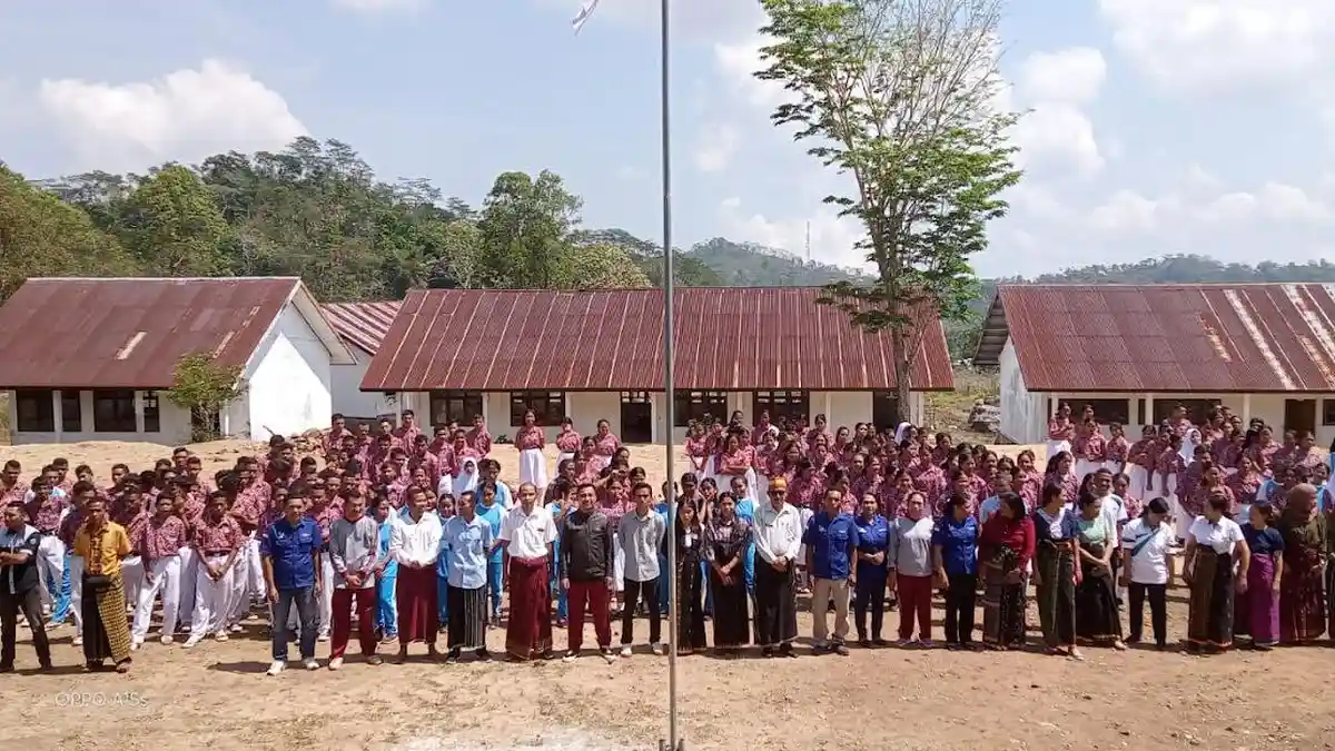 Program Jebol Dinas Dukcapil Manggarai Timur Layani Perekaman KTP-EL Bagi Pelajar di Sekolah-Sekolah