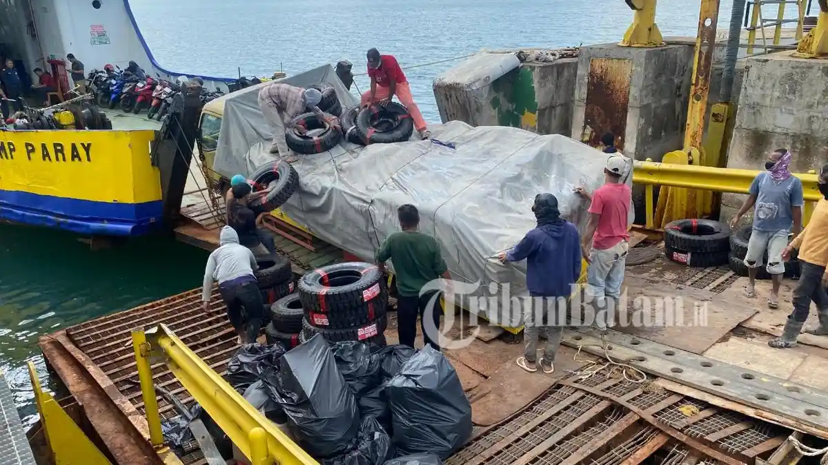 Dermaga MB Roro Jagoh di Lingga Rusak Bikin Truk Terperosok, Kadishub ...