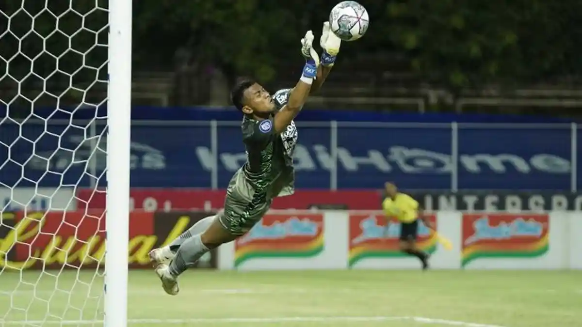 KIPER PERSIB Ini Dapat Pujian Setinggi Langit, dari Komentator Televisi hingga Asisten Pelatih PSS