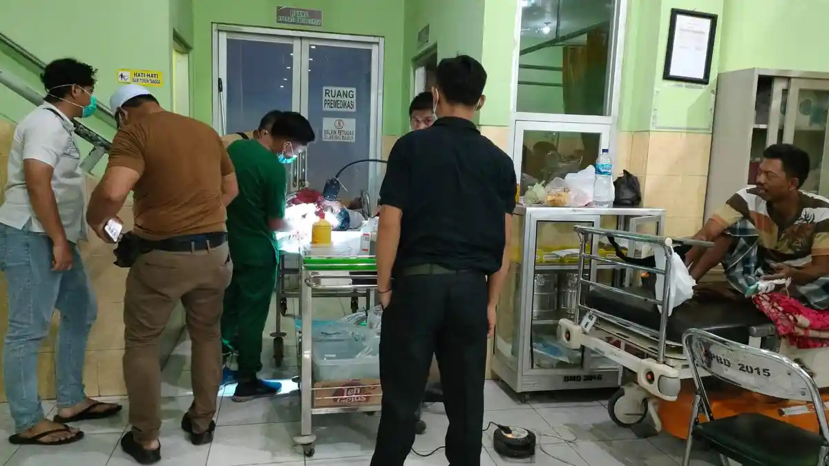 Warga Berang dan Hajar Guru Ngaji di Probolinggo yang Diduga Rudapaksa Siswi Sampai Hamil