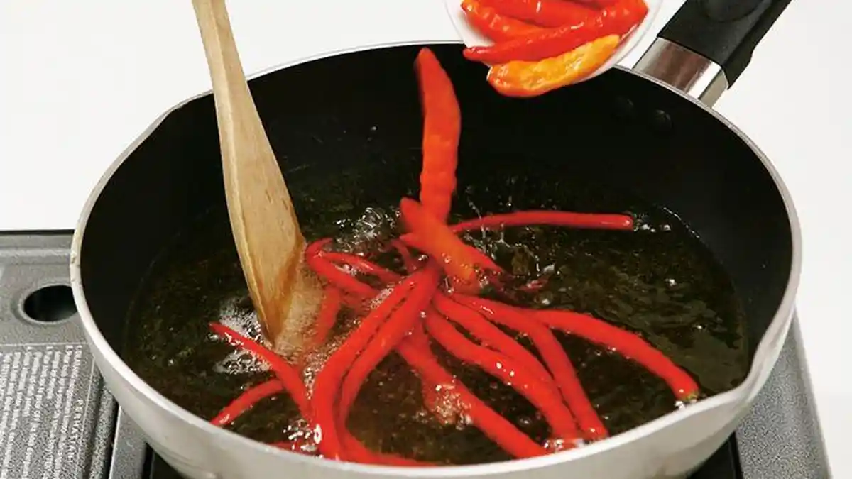 Sebelum Membuat Sambal, Kenali Dulu 6 Jenis Cabai di Pasaran Indonesia