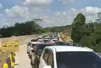 Sukabumi Macet Parah H+1 Lebaran, Polisi Alihkan Wisatawan Via Exit Tol Cigombong