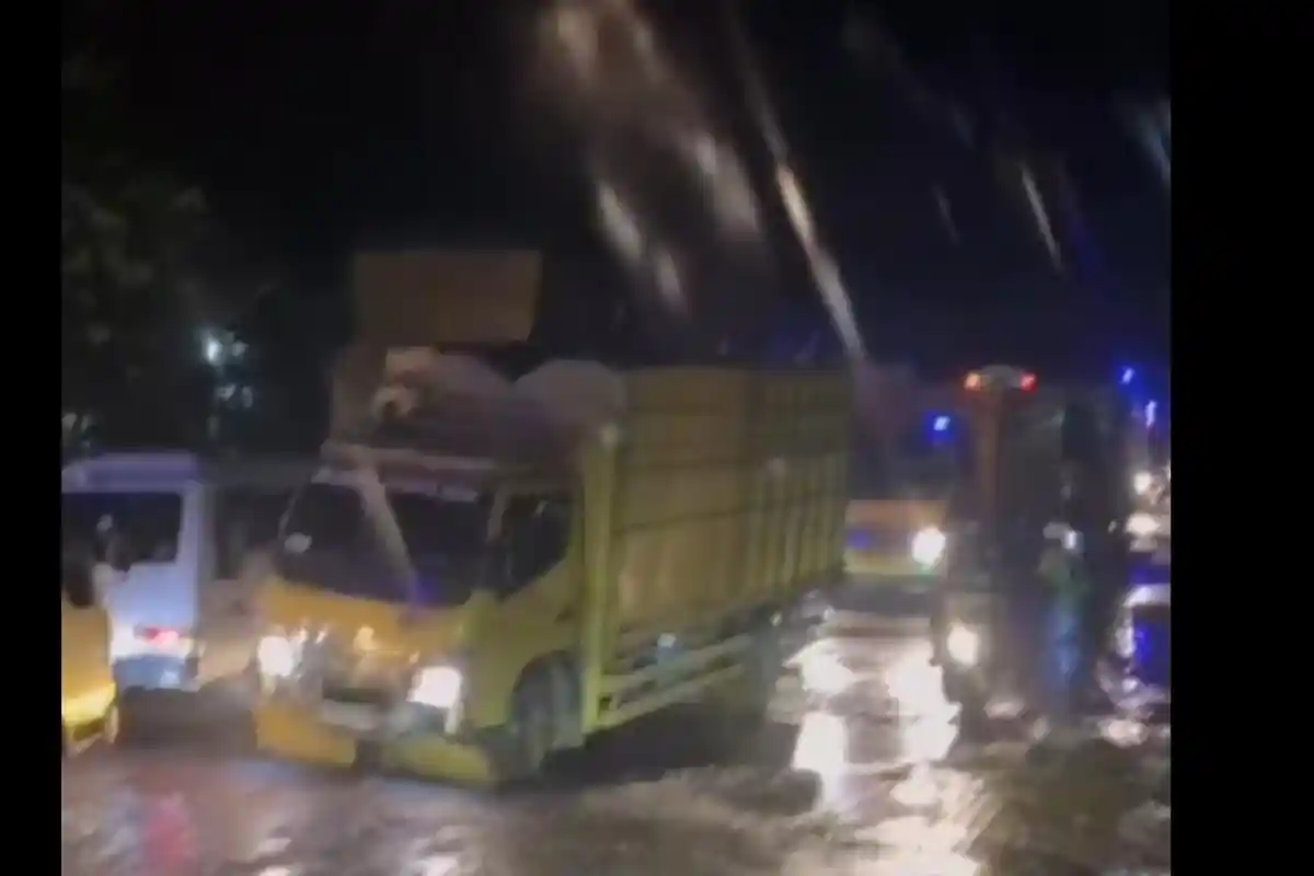 PARAH! Instruksi Gubernur Jambi Dianggap Angin Lalu, Truk Batu Bara Masih Beroperasi dan Buat Macet