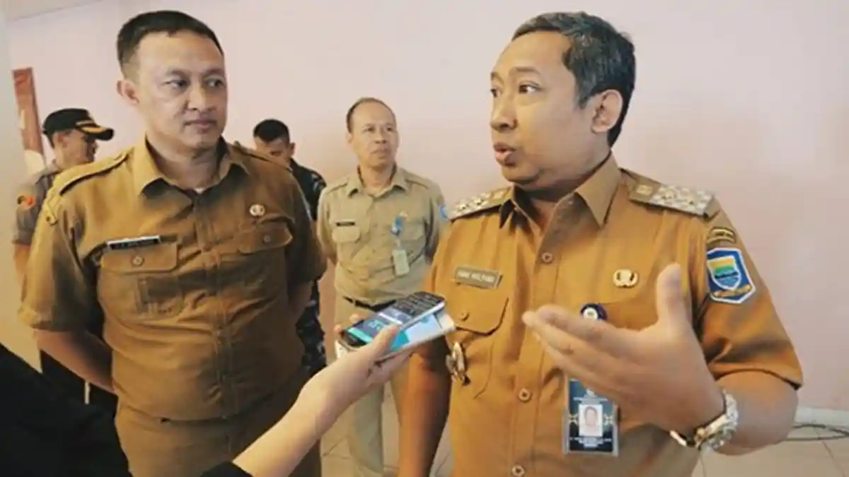 Nekat Beroperasi Lebih dari Batas Waktu, Dua Tempat Makan di Kota Bandung Disegel