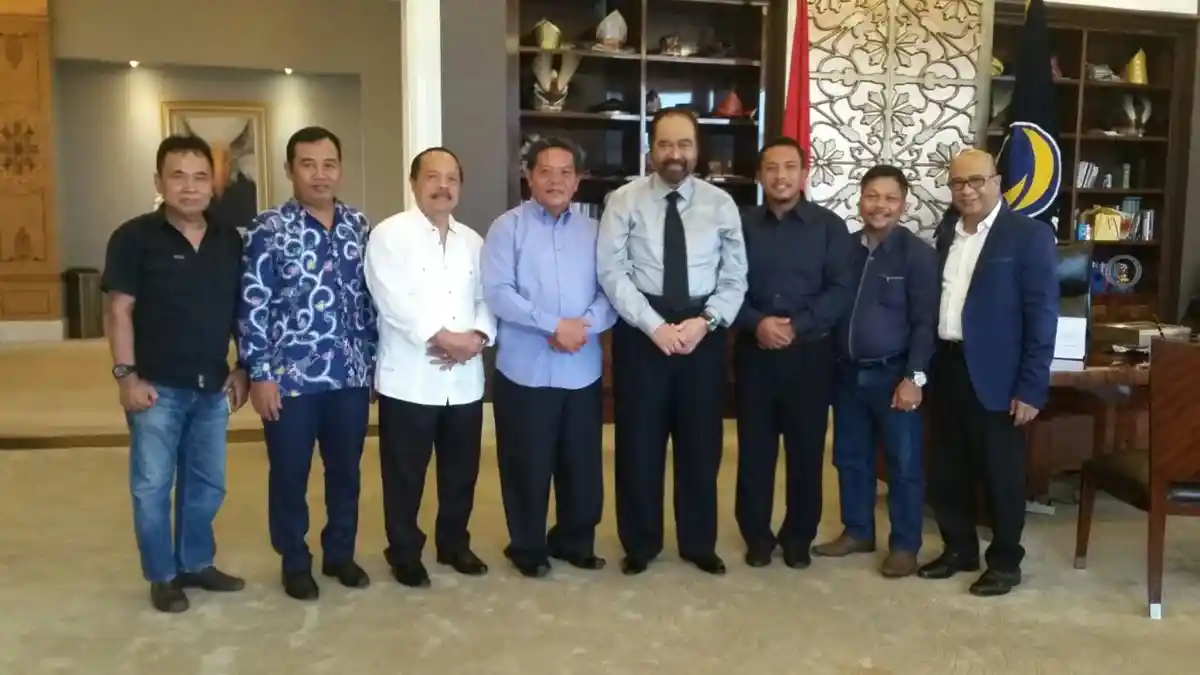 Pasangan PH-YO Terima SK Dari Nasdem