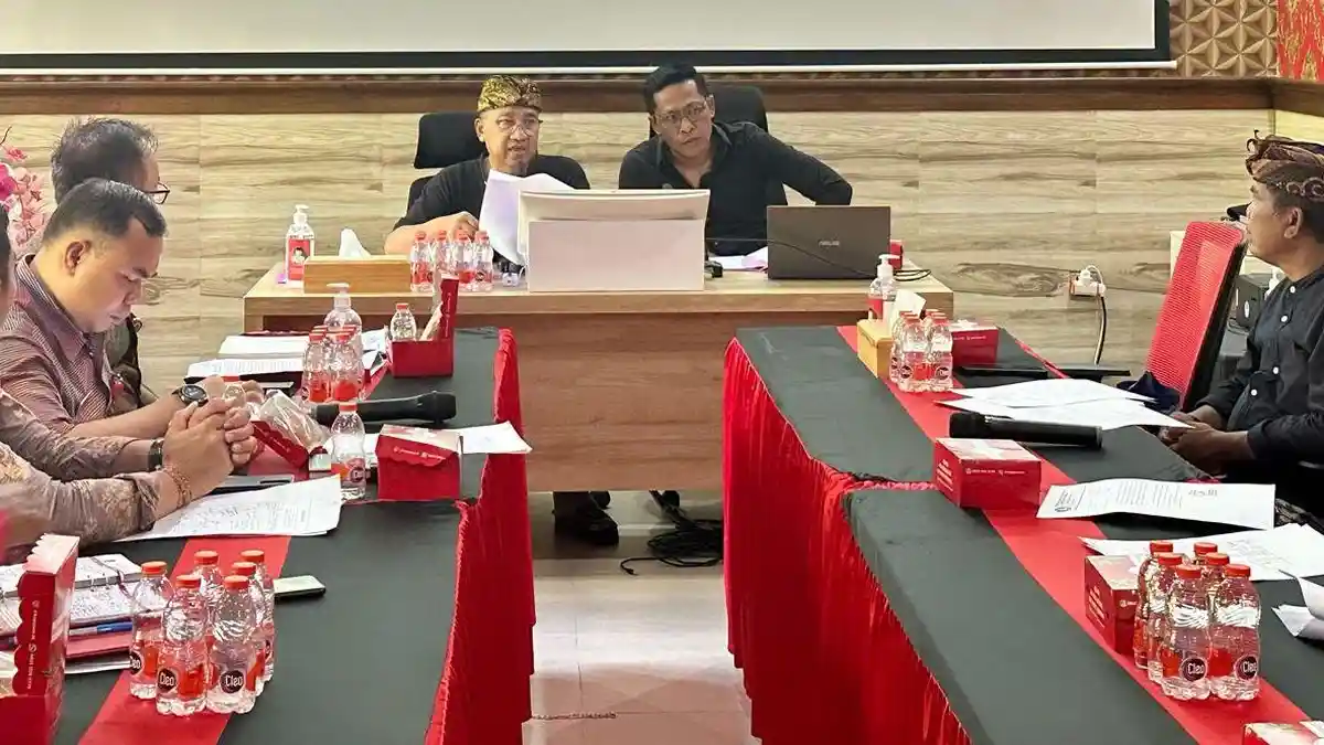 Bahas Hibah Tanah dan Pemanfaatannya, Ketua DPRD Badung Terima Prajuru Adat dan Dinas Desa Pererenan