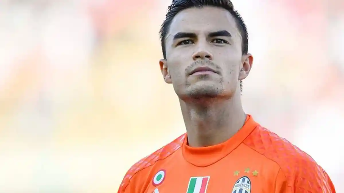 Kiper Berdarah Indonesia Ini Memiliki Catatan Lebih Baik Dibanding Kiper Termahal Milik Chelsea