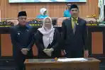 DPRD-Umumkan-Pemberhentian-Hadianto-Rasyid-dan-Reny-A-ds.jpg