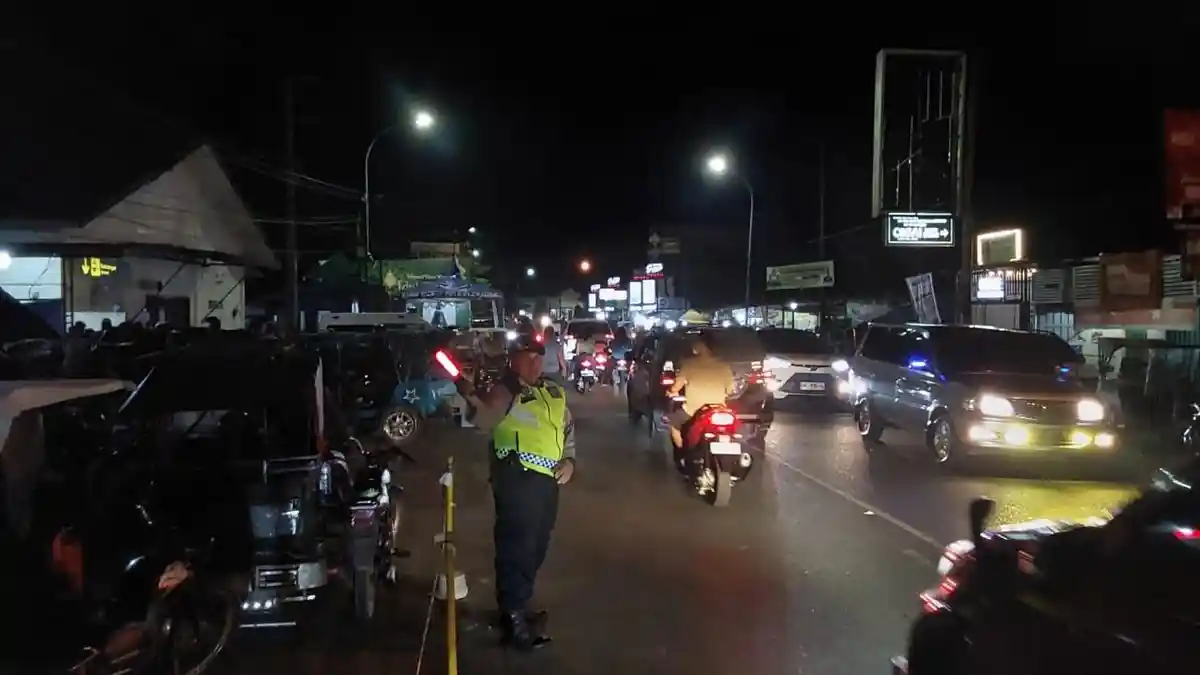 Kedatangan KAI Medan-Rantauprapat Penumpang Mebludak, Polres Labuhanbatu Pelayanan Maksimal