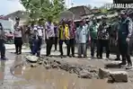 Banyak Jalan Jadi Kubangan, Bupati Sidoarjo Janji Bangun Jalan Cor Beton