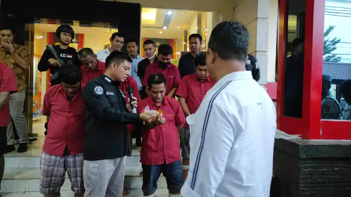 KAWANAN Perampok Modus Pecah Kaca Mobil Antar Lintas Ditangkap, Pelaku Kerap Berada di Dekat Bank