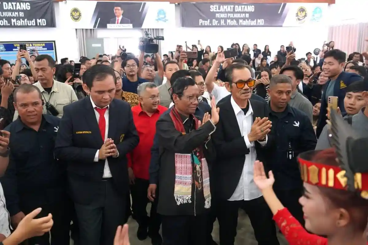 Isi Kuliah Umum Bareng Mahasiswa, Mahfud MD : Hukum Tak Tegak Tanpa Perbaikan Sistem Politik