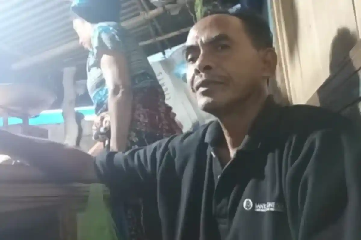 Hasil Jual Sayur di Pasar Bertingkat Maumere,  Alexander Alex Sekolahkan 2 Anaknya