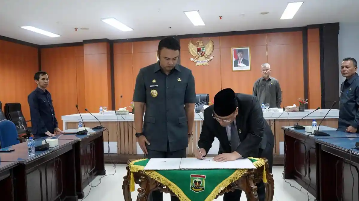 Mudahkan Urusan Adminduk, Pemkab Sijunjung dan PN Muaro Teken MoU Kerja Sama