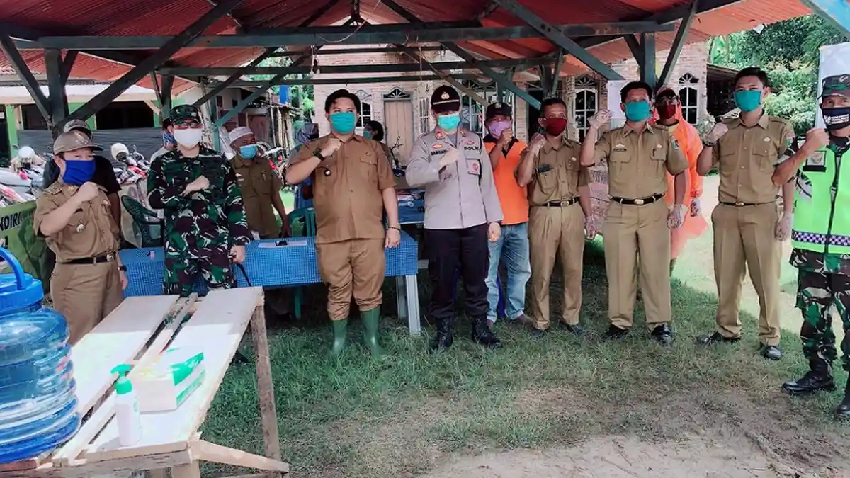 Letkol Kav M. Darwis Dandim 0429 Tinjau POS Covid-19 Desa Taman Asri