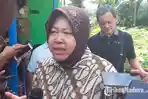 wali-kota-surabaya-tri-rismaharini-usai-menggunakan-hak-pilihnya-di-pemilu-2019.jpg