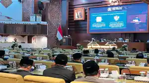paripurna-DPRD-JATIM-BUMD.jpg