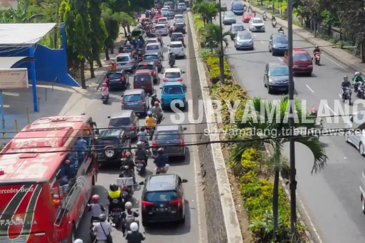 Update Arus Lalu Lintas di Simpang Karanglo, Minggu 9 Juni 2019, Padat Merayap di Flyover Arjosari