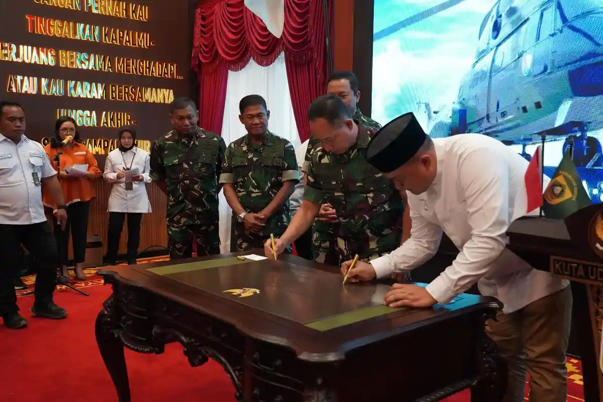 Bupati Bogor dan Panglima TNI Resmikan Monumen Helikopter S.A-330 PUMA