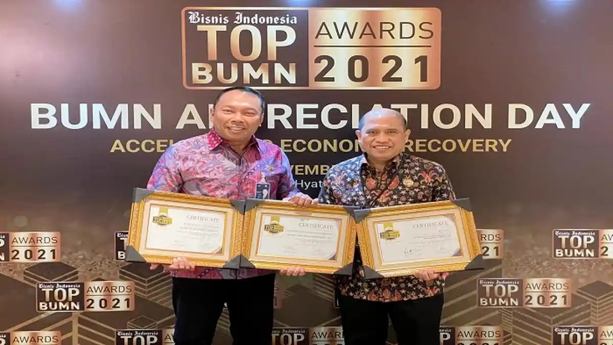 Dirut Jasa Raharja Rivan A Purwantono Raih 2 Penghargaan Top BUMN Awards 2021