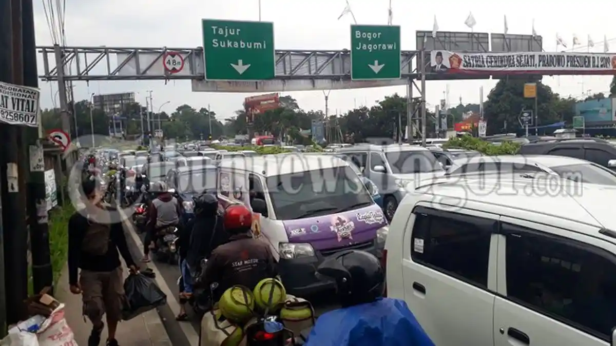 Hari Ini Sistem Satu Arah di Jalur Puncak Diberlakukan Lebih Awal