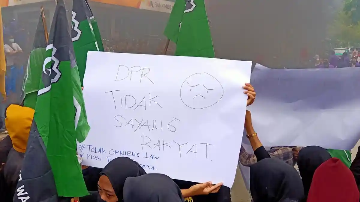Mahasiswa di Wajo Gelar Unjuk Rasa Tolak Omnibus Law