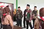 Bupati-Sidoarjo-Ahmad-Muhdlor-saat-berkunjung-ke-SMPN-2-Prambon.jpg