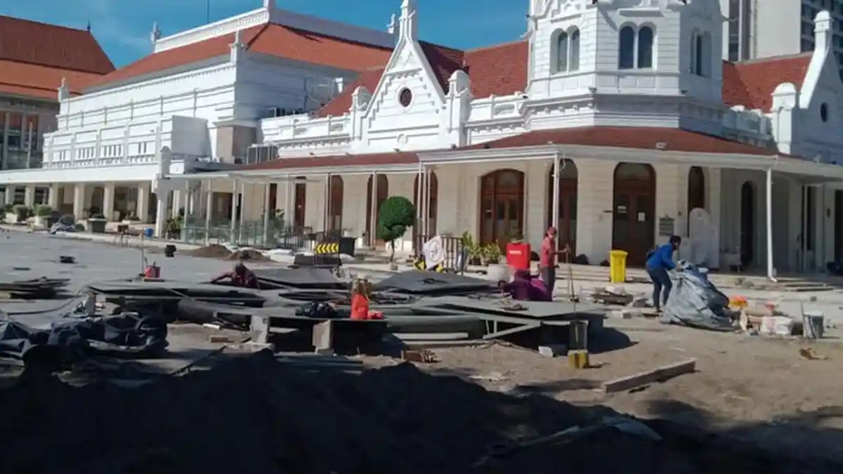Plaza Atas Alun-alun Surabaya Bakal Rampung Sebelum 17 Agustus