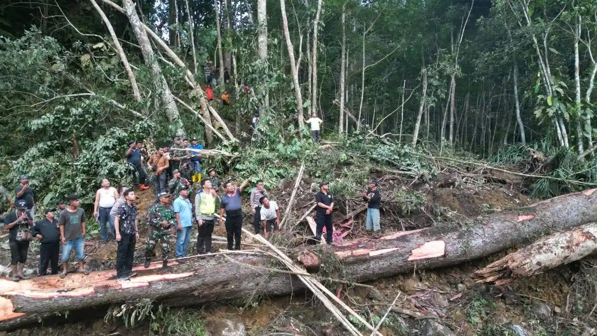 BREAKING NEWS: Hujan Guyur Simalungun, Dua Warga Tertimbun Reruntuhan Bukit Simarsolpa