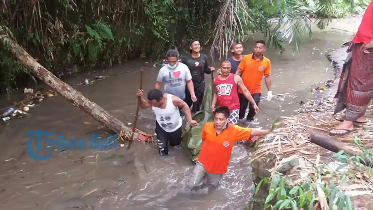 Merinding, Mayat Perempuan Dengan Wajah Rusak Ditemukan Warga Belega Tersangkut di Sungai