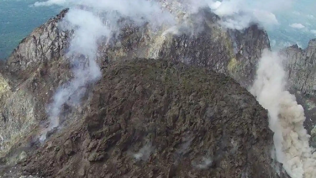 Status Masih Waspada, Warga Dilarang Mendaki Gunung Merapi Saat Malam Pergantian Tahun