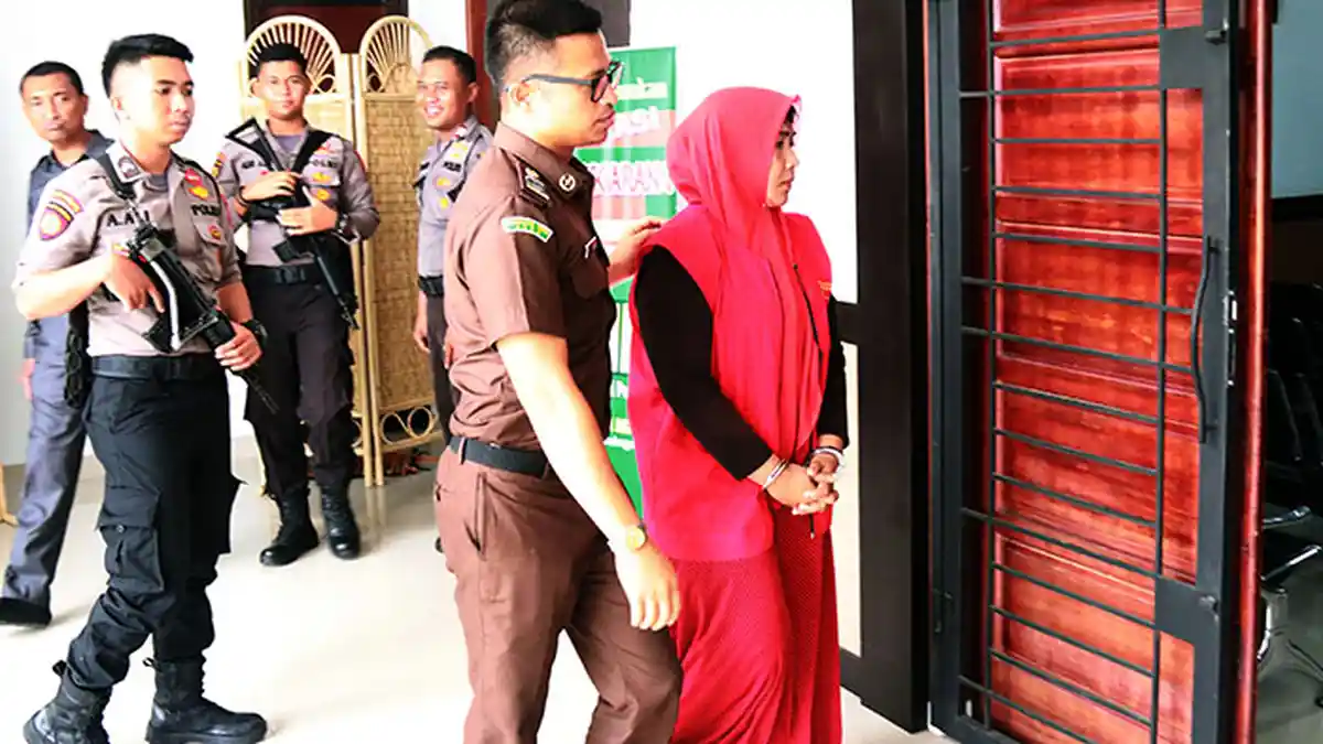 Istri Pedagang Es Campur Menangis Divonis 20 Tahun Penjara karena Membunuh Suaminya
