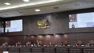 Ketua-MK-Anwar-Usman-dalam-sidang-uji-materi-UU-Nomor-7-Tahun-2017-tentang-Pemilu.jpg