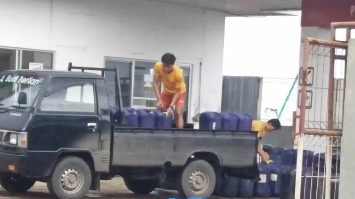 Ada Pihak 'Panen' Solar, saat Nelayan Lampung Selatan Kesulitan BBM Subsidi