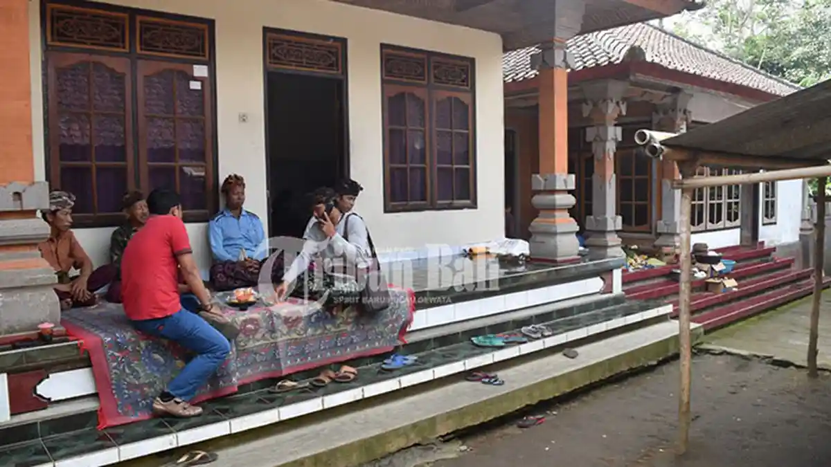 Siswi SMKN Petang Tewas Gantung Diri, Ini Postingan Terakhir Wayan Sartini di Facebook